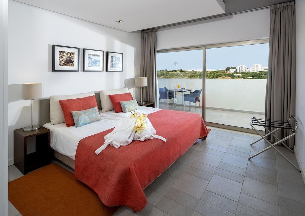 Pelican Apart-hotel 4*