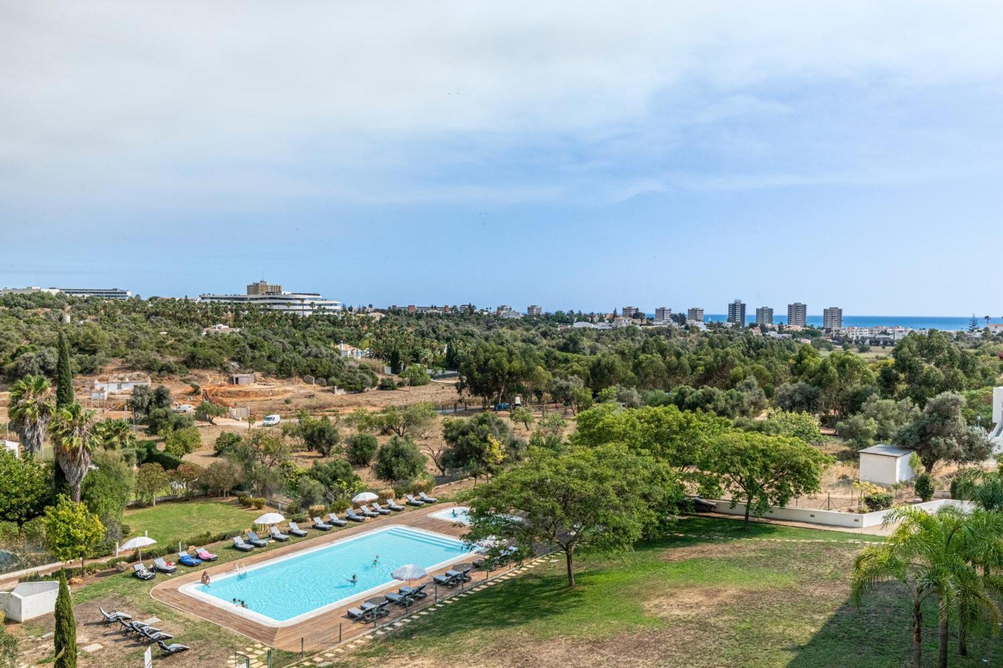 Pelican Aparthotel